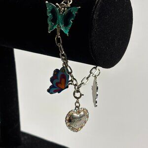 Charm Bracelet in Silver Tone Butterfly Dangle Charms Mommy Heart Y2K Vibes‎